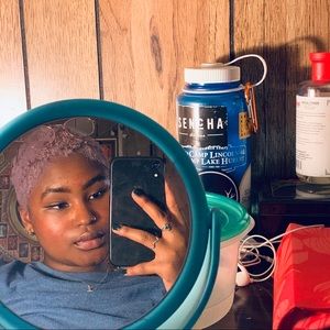 Meet your Posher, Alexina